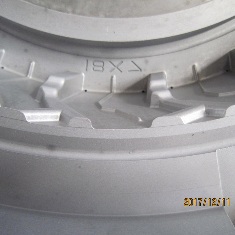 18x7 solidne opony pleśni