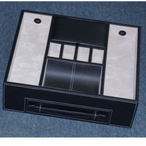 lokaj ze sztuczną skórą