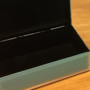 Pudełko na biżuterię z drewna szklanego