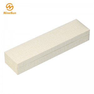 Pudełko na długopis w kolorze mlecznym i zielonym