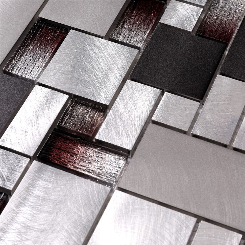 Płytki mozaikowe ze szkła laminowanego w kolorze aluminium