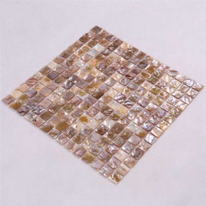 Naturalny wzór mozaiki rzeźbiarskiej na ścianie hotelu