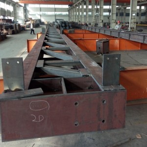 Rozwiązania konstrukcyjne konstrukcji stalowych