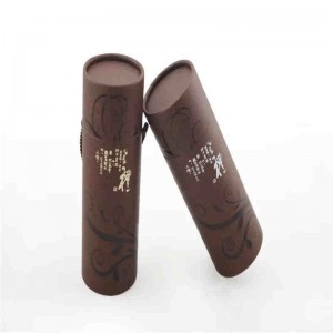 Opakowanie kartonowe z kartonowym pudełkiem z pokrywką