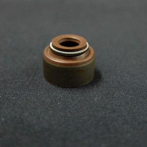 Wysokowydajna automatyczna uszczelka zaworu silnika Gumowa uszczelka olejowa do silników 462 i 465 samochodów Wuling