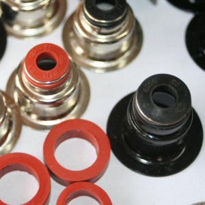 Profesjonalny producent gumy Viton w Chinach Uszczelka olejowa trzonka zaworu do silników Commins Power ciężarówek Dong feng