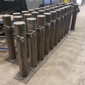 Słupki poręczy ze stali