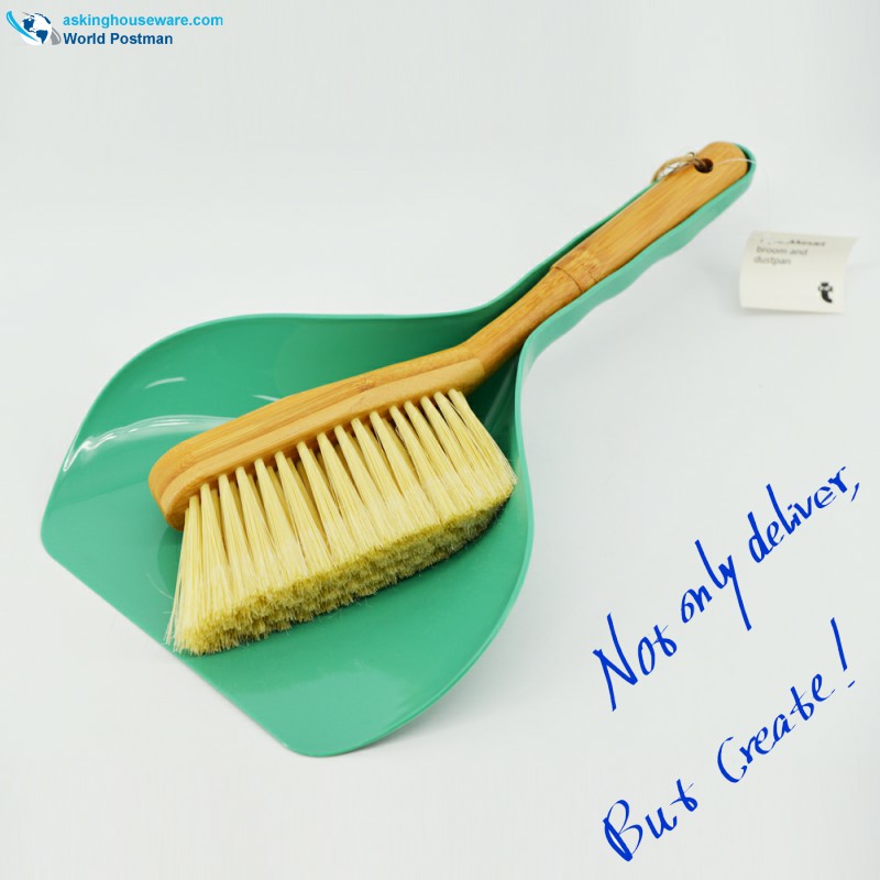 Akbrand Bamboo Handle Dustpan Brush in Tiff. Kolor