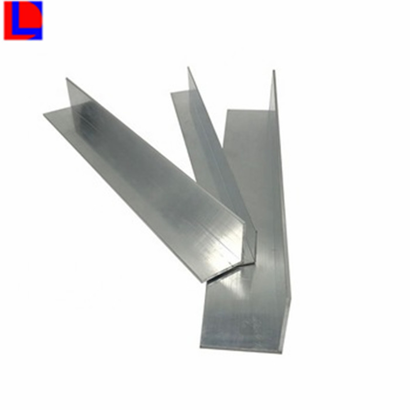 Materiały budowlane aluminiowy kątownik aluminiowy w kształcie litery L.