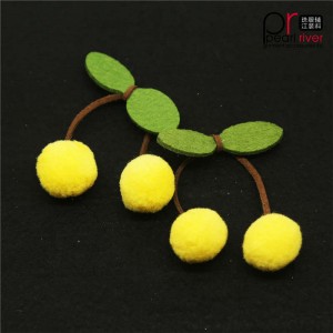 naszywka z pomponami