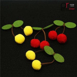 naszywka z pomponami