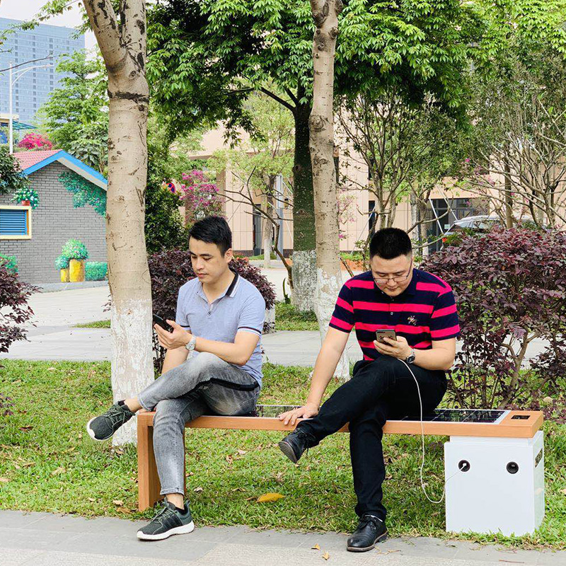 Bezprzewodowa ładowarka Smart Park Bench Solar Energy