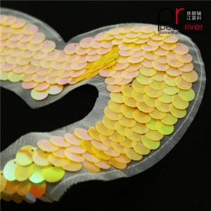 Pomarańczowa cekinowa naszywka w kształcie serca