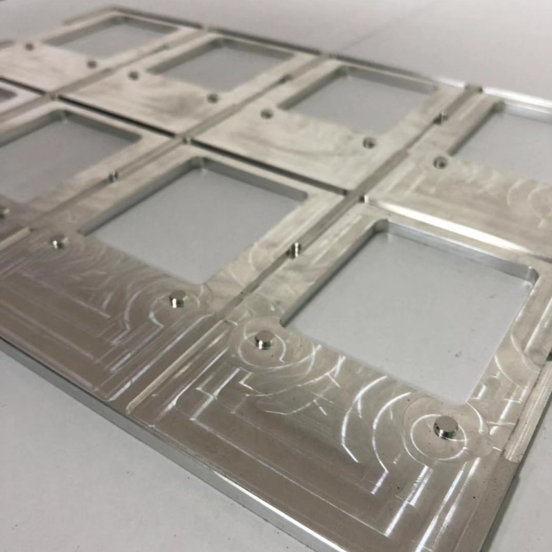 Aluminiowe części do obróbki CNC Elektroniczna płytka drukowana Mocowanie wciskane
