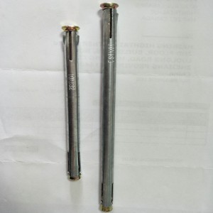 kotwy z metalową ramą