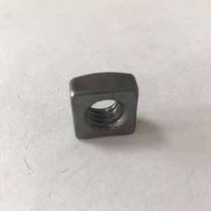 kwadratowa nakrętka