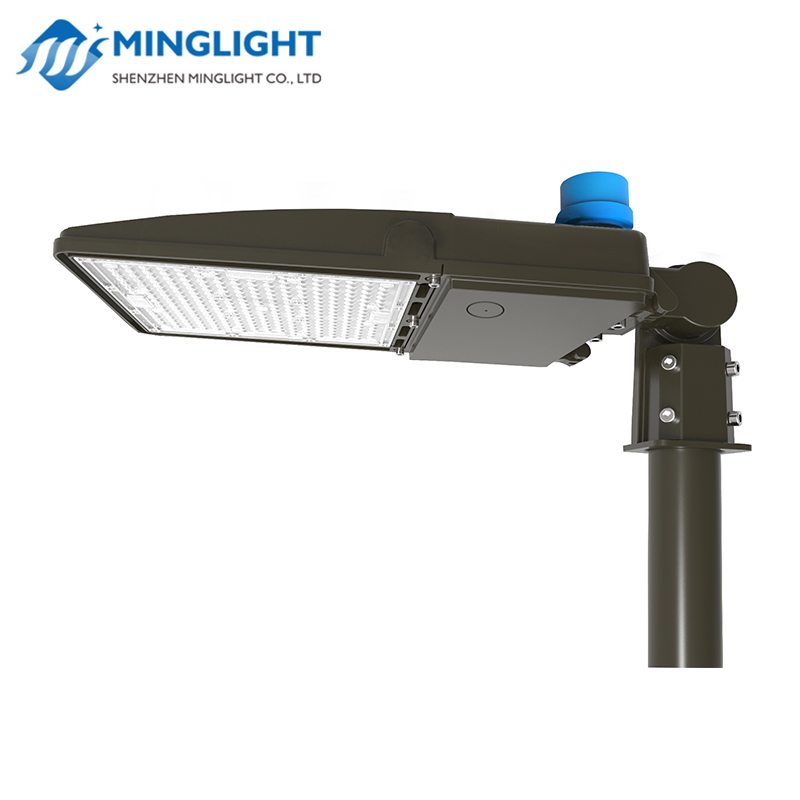 Oświetlenie parkingowe LED PLB 150 W.