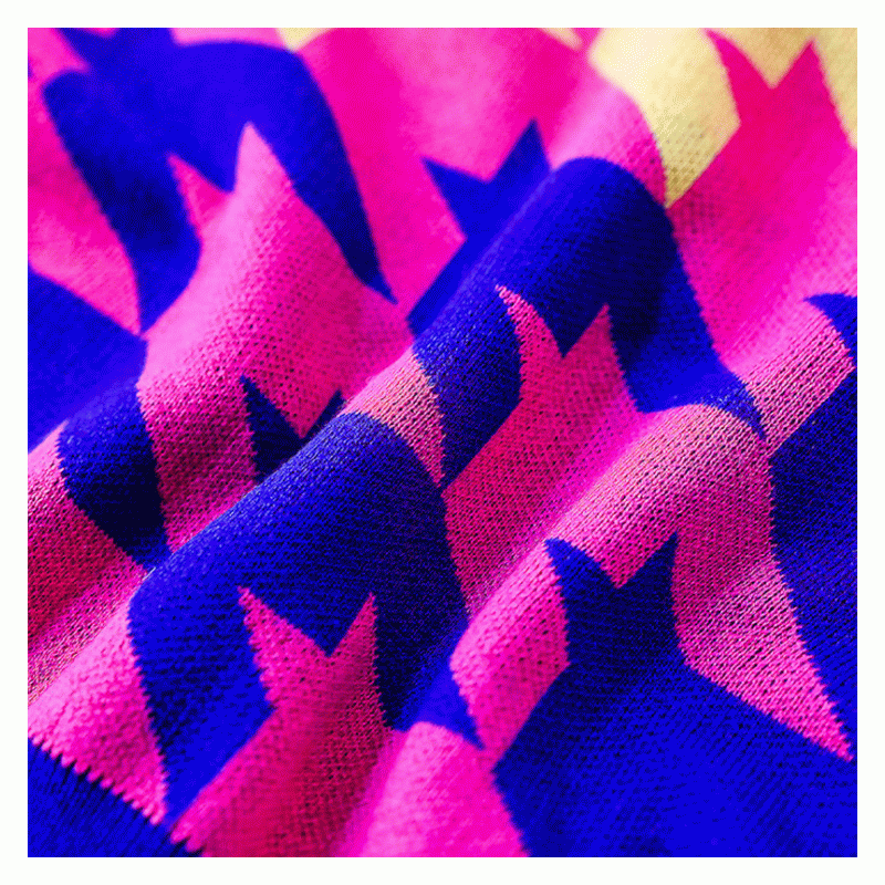 Nowość Ciepłe damskie swetry w fantazyjnych kolorach