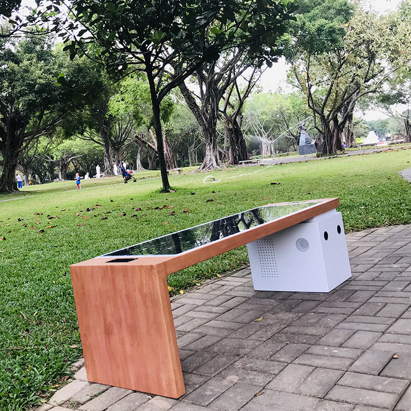 Produkty słoneczne trendy 2019 Inteligentne meble miejskie bez oparcia z ławką w parku