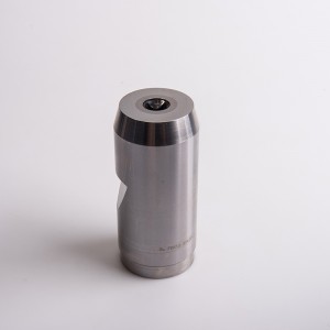 włożyć matrycę ze stopu twardego węglika wolframu