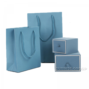 Wysokiej jakości niestandardowa papierowa torba papierowa na biżuterię