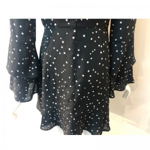 DRUKOWANA SUKIENKA Z BIAŁĄ GWIAZDĄ JLWD0007