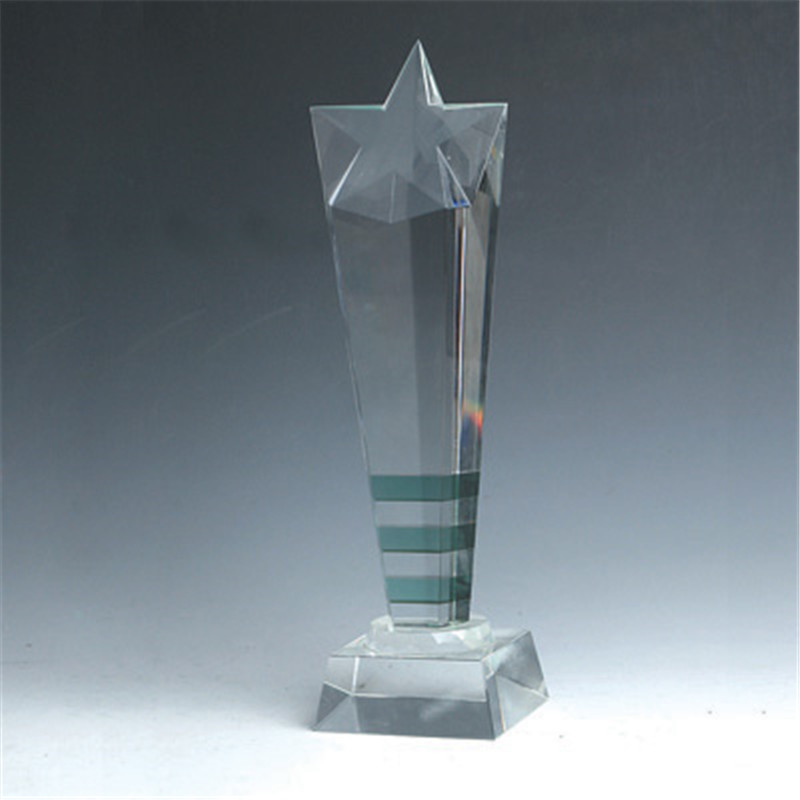 Kryształowe trofeum w kształcie gwiazdy