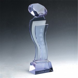Diamentowe trofeum kryształowe