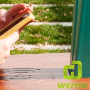 Minimalistyczny design Inteligentna stacja ładująca z telefonem komórkowym USB zasilana energią słoneczną dla społeczności i parków