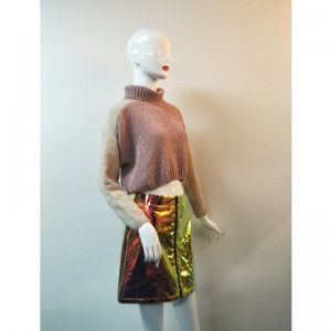 KONTRASTOWY KRÓTKI SWETER RLWS0071F