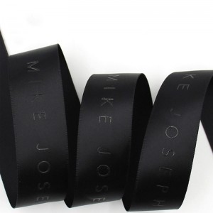 personalizowane kolorowe logo z nadrukiem wytłoczona folia czarna satynowa wstążka