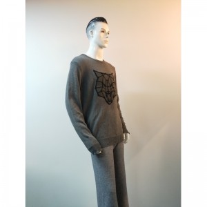 SZARY SWETER DRUKOWANY WOLF-RLMS0057F