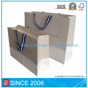 Biała papierowa torba na odzież