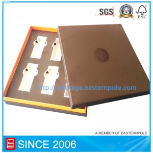 Ręcznie robione pudełko na kosmetyki papierowe z wkładką kartonową