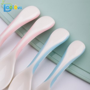 Produkty dla niemowląt Hot Sale Baby First Stage Spoons Plastikowe Baby Toddler Spoon Baby Traveling Fork and Spoon Set