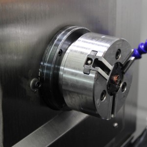 Automatyczna tokarka CNC z podwójnym wrzecionem
