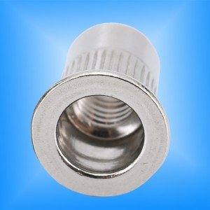 Korpus radełkowany z płaską głową