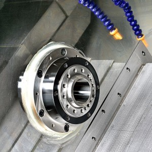 tokarka cnc frezowanie narzędzia na żywo po stronie i na końcu