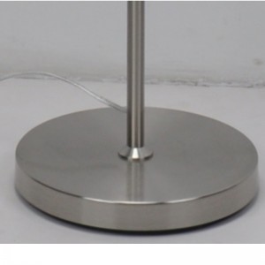 Lampa podłogowa z abażurem z lamówki z czarnego materiału