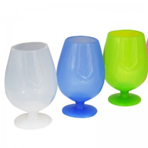 Silikonowy kubek na wino