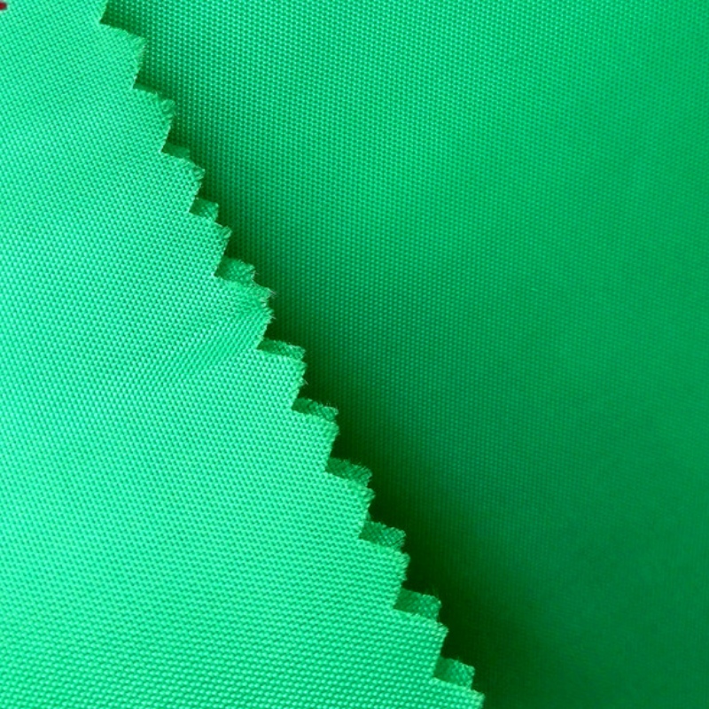 Tkanina poliestrowa przeciwdeszczowa Powłoka PVC 210T Tafta Tkanina na tekstylia odzieżowe