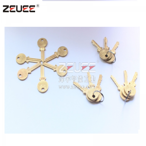 Sprzęt do automatycznego montażu kluczy do okien i drzwi