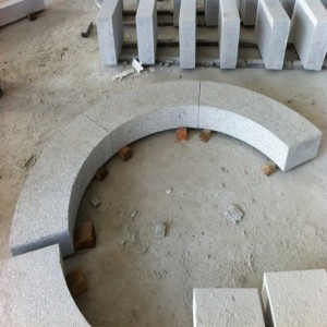 Kamień krawężnikowy z granitu