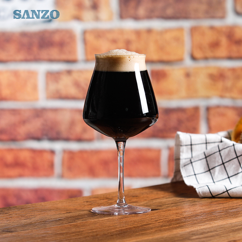 Sanzo Alkoholowe szklanki do piwa Dostosowane ręcznie przezroczyste kufle do piwa Perfect Szklanka do piwa