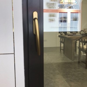 Przesuwne szklane drzwi