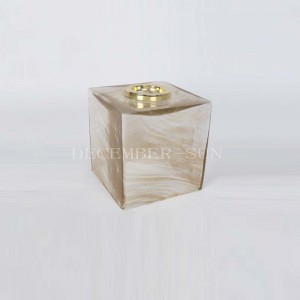 szklany zestaw akcesoriów łazienkowych z metalową pompką