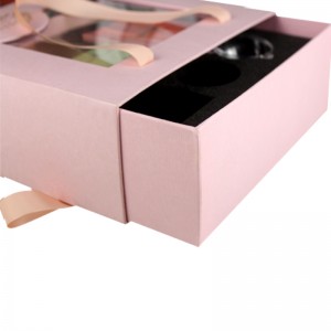 Elegance Tote Box wyświetla pełny zestaw herbat prezentowych z ręcznie prezentowanym pudełkiem