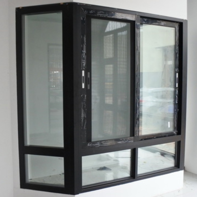 Okna aluminiowe z okienkiem i dziobem