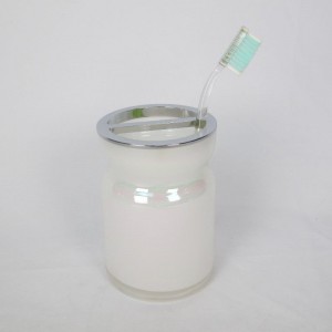 Zestaw łazienkowy z jasnego szkła