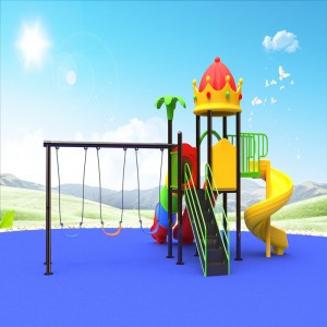 korona na dachu dachu plac zabaw dla dzieci wyposażenie placów zabaw z huśtawkami dla dzieci